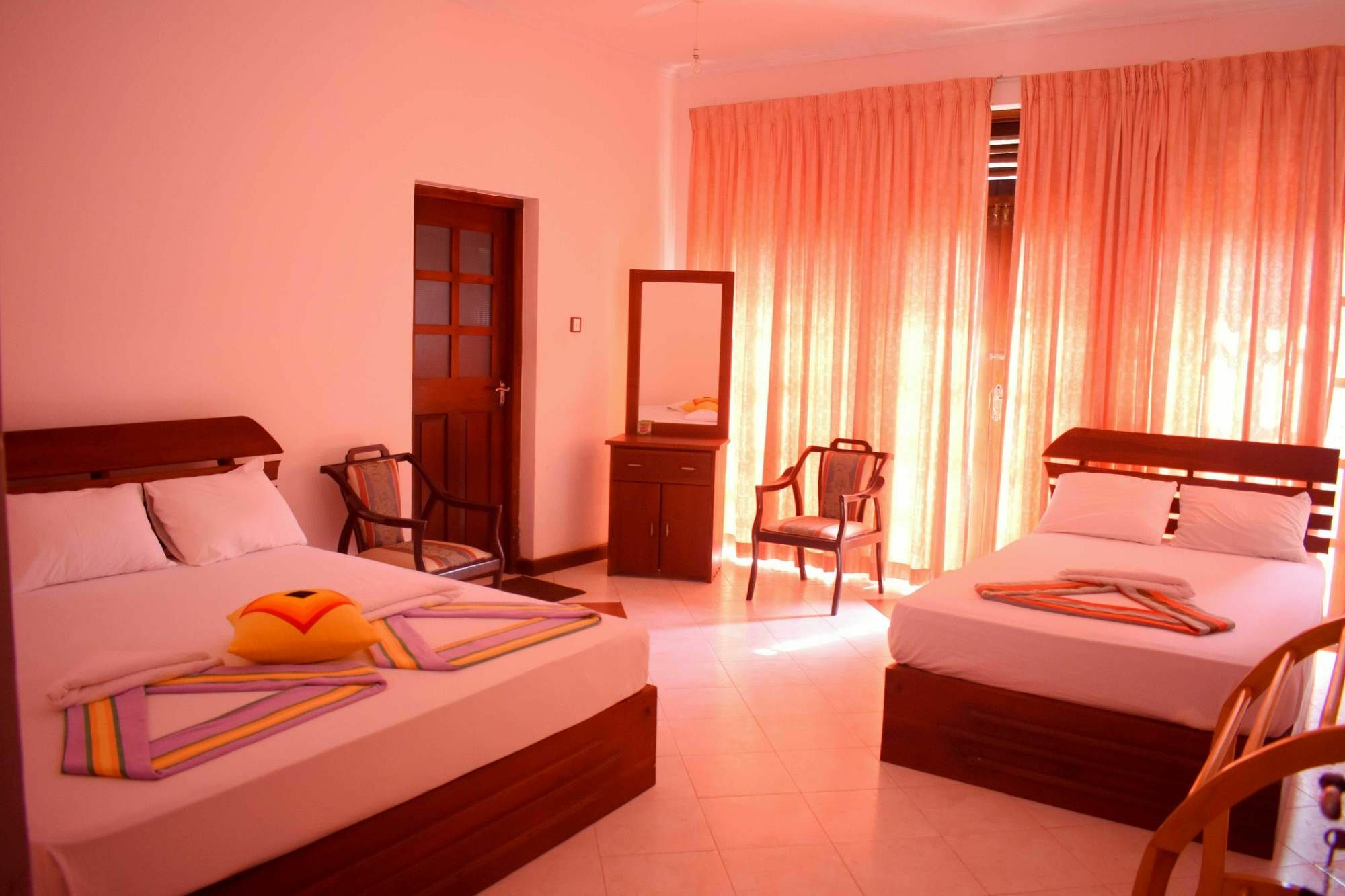 Hotel Lion Rest Anuradhapura Exterior foto